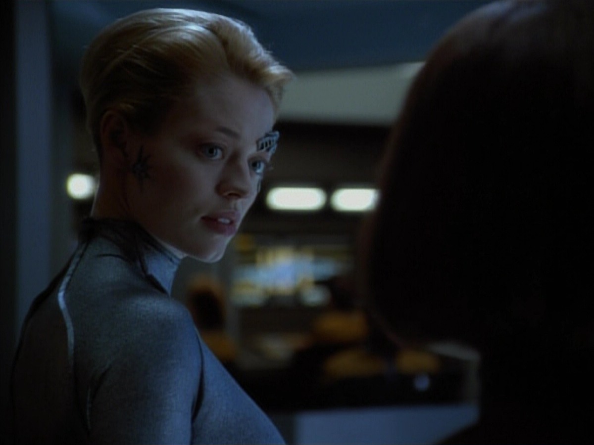 extant_StarTrekVoyager_4x03-DayOfHonor_0998.jpg