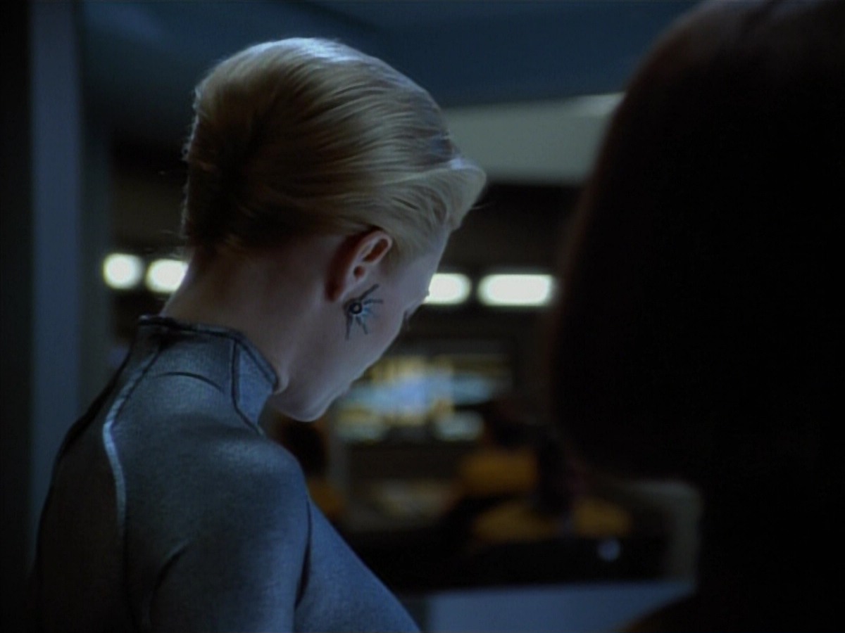 extant_StarTrekVoyager_4x03-DayOfHonor_1008.jpg
