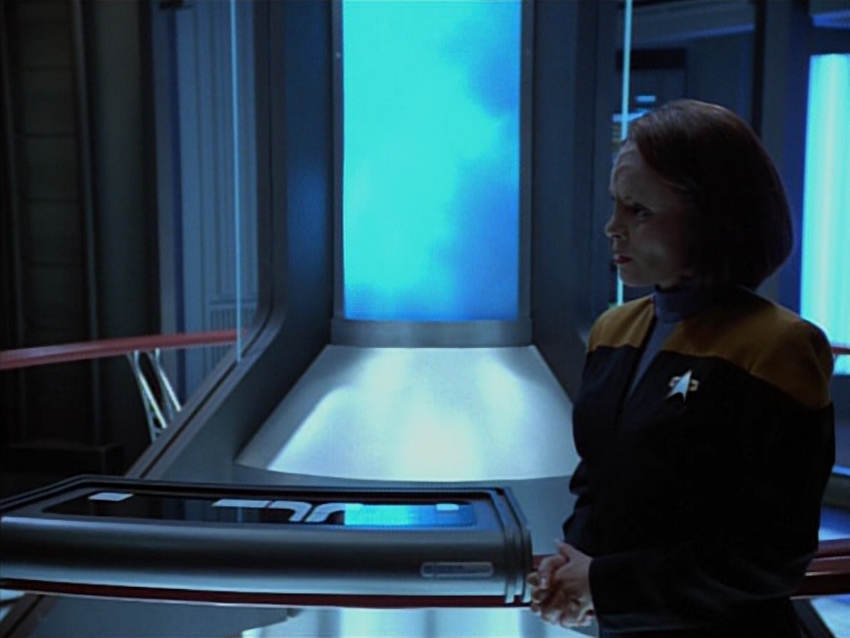 extant_StarTrekVoyager_4x03-DayOfHonor_1037.jpg