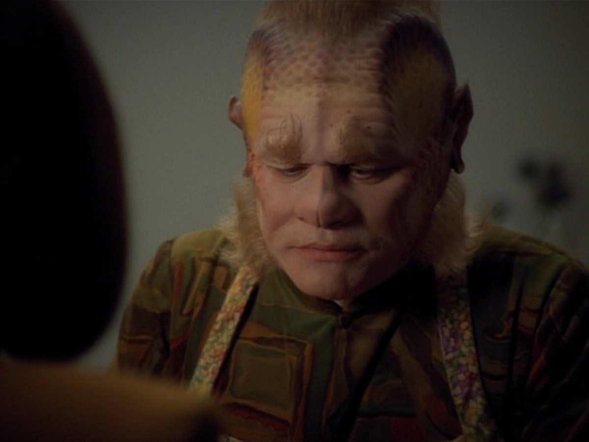 extant_StarTrekVoyager_4x03-DayOfHonor_1205.jpg