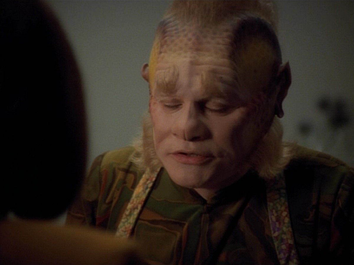 extant_StarTrekVoyager_4x03-DayOfHonor_1220.jpg