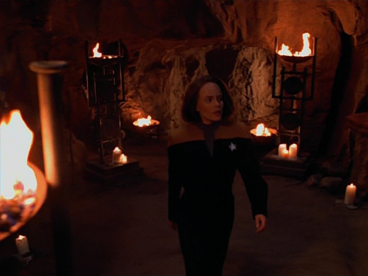 extant_StarTrekVoyager_4x03-DayOfHonor_1434.jpg
