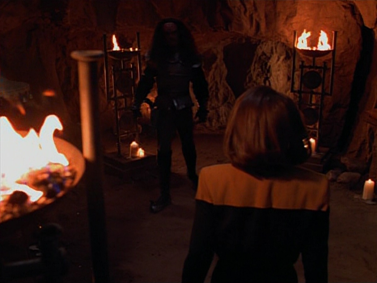 extant_StarTrekVoyager_4x03-DayOfHonor_1439.jpg