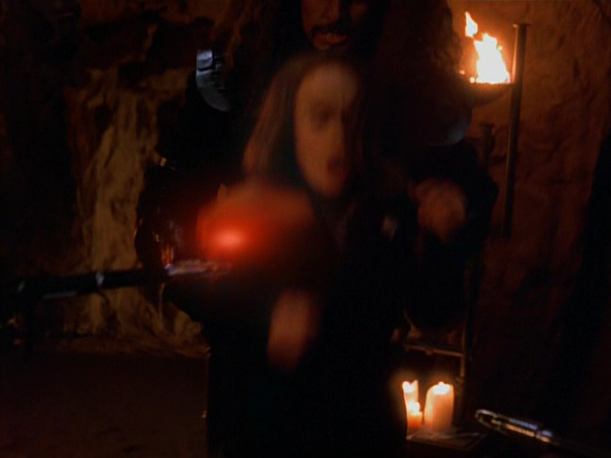 extant_StarTrekVoyager_4x03-DayOfHonor_1673.jpg