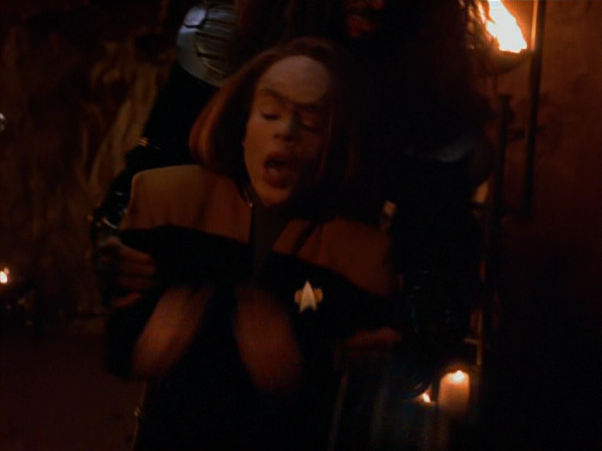 extant_StarTrekVoyager_4x03-DayOfHonor_1678.jpg