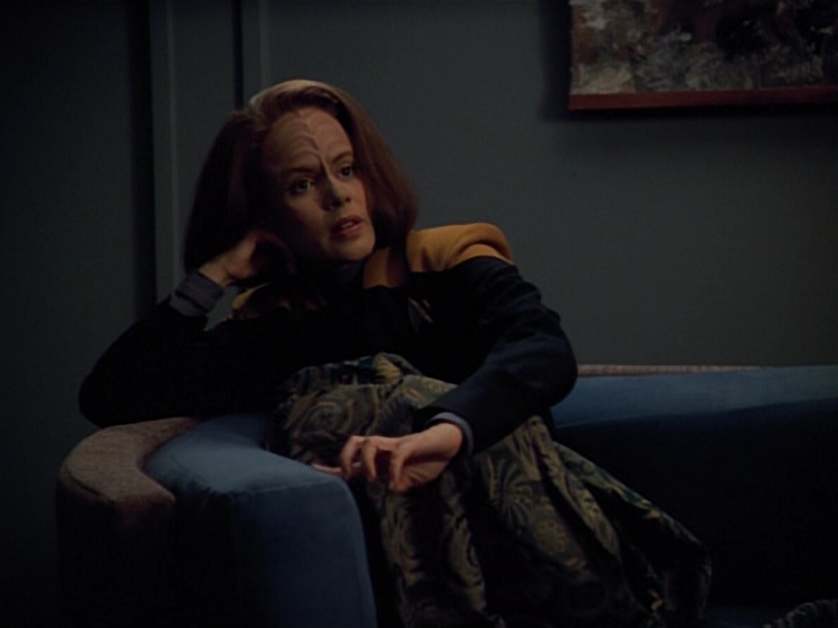 extant_StarTrekVoyager_4x03-DayOfHonor_1804.jpg