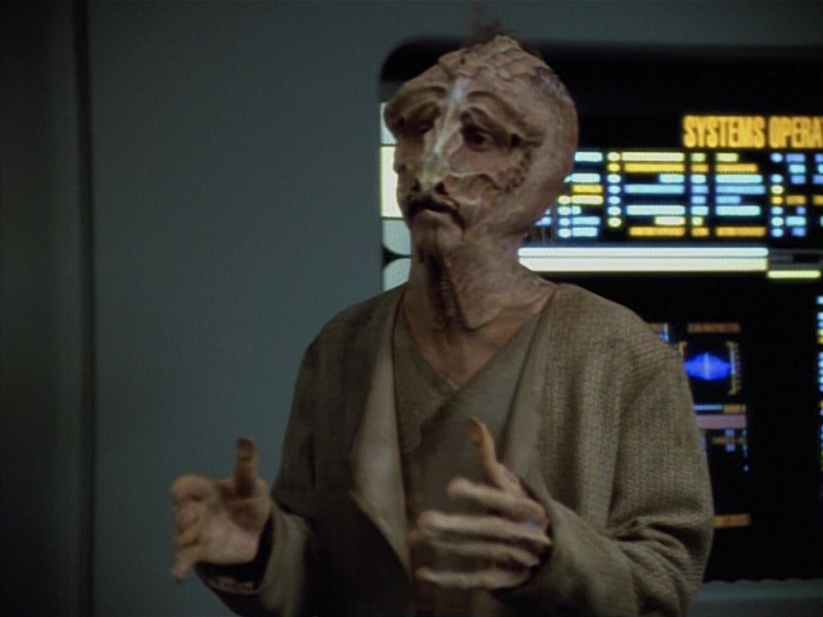 extant_StarTrekVoyager_4x03-DayOfHonor_1923.jpg