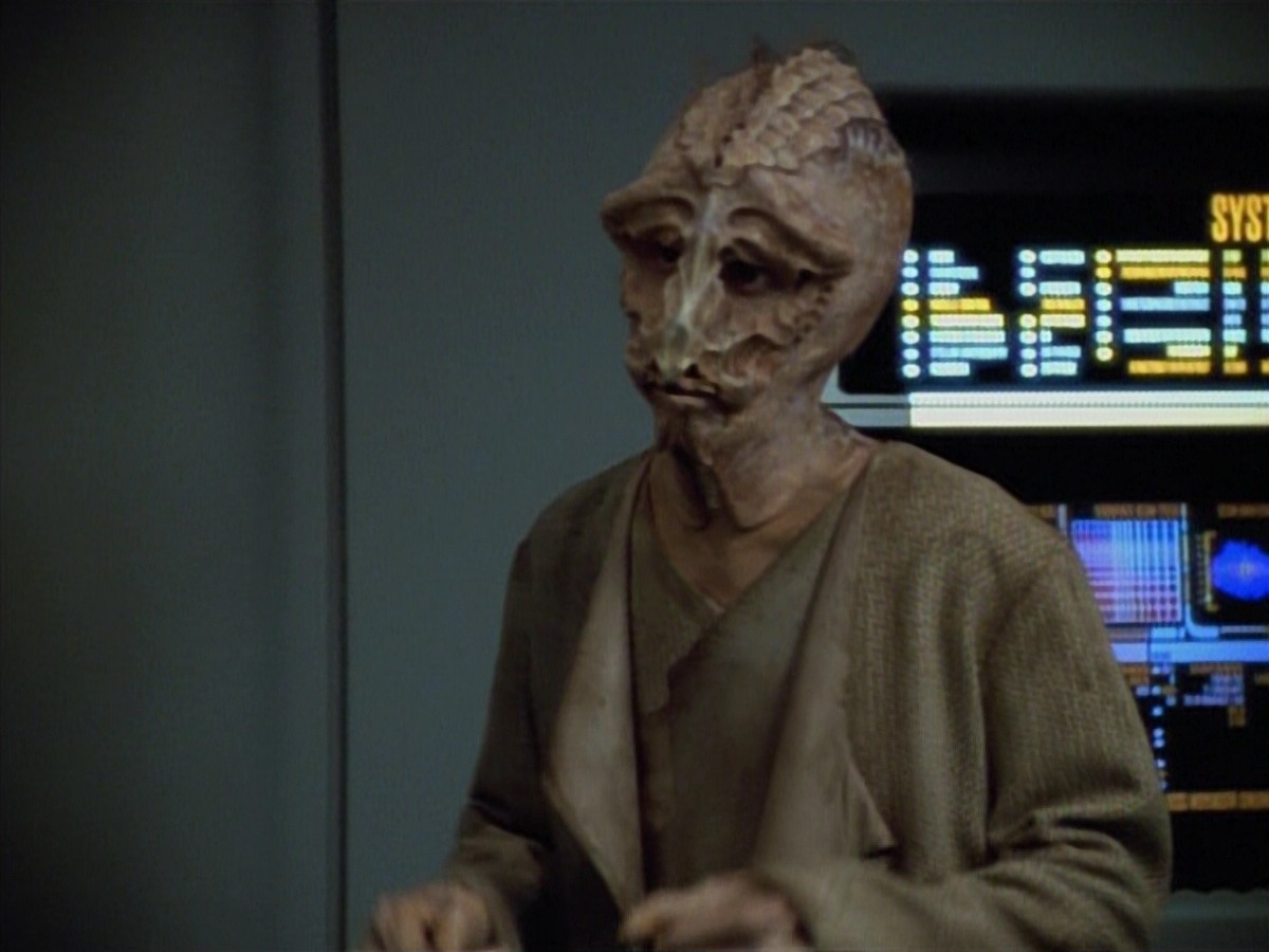 extant_StarTrekVoyager_4x03-DayOfHonor_1924.jpg