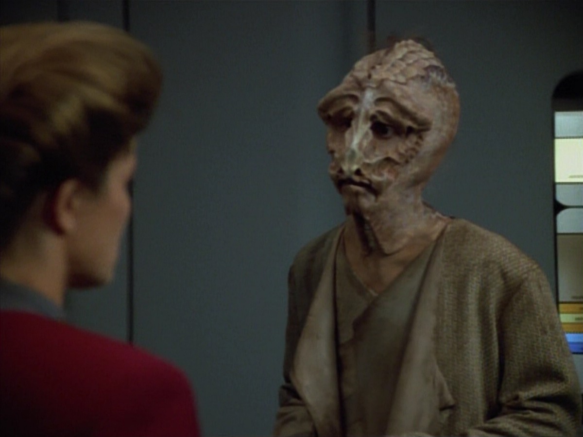 extant_StarTrekVoyager_4x03-DayOfHonor_1927.jpg