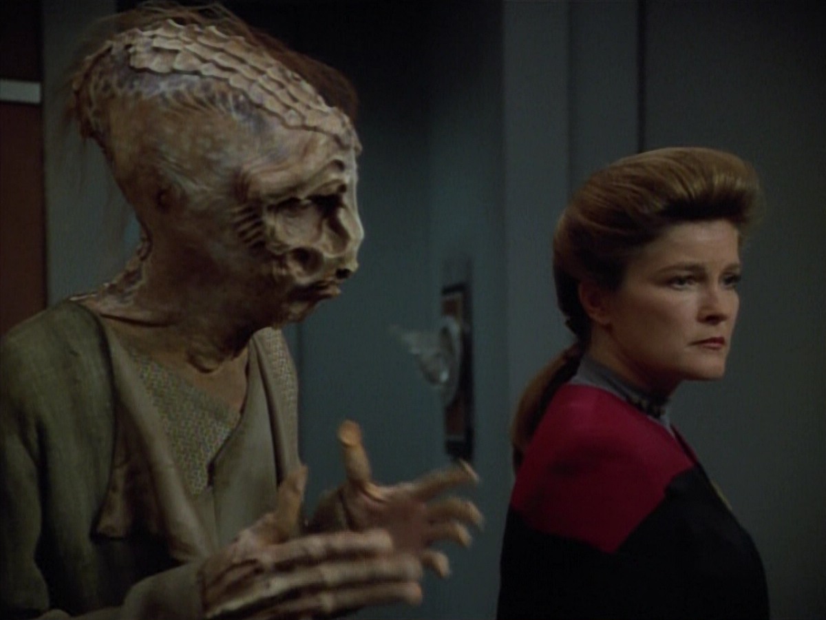 extant_StarTrekVoyager_4x03-DayOfHonor_1936.jpg