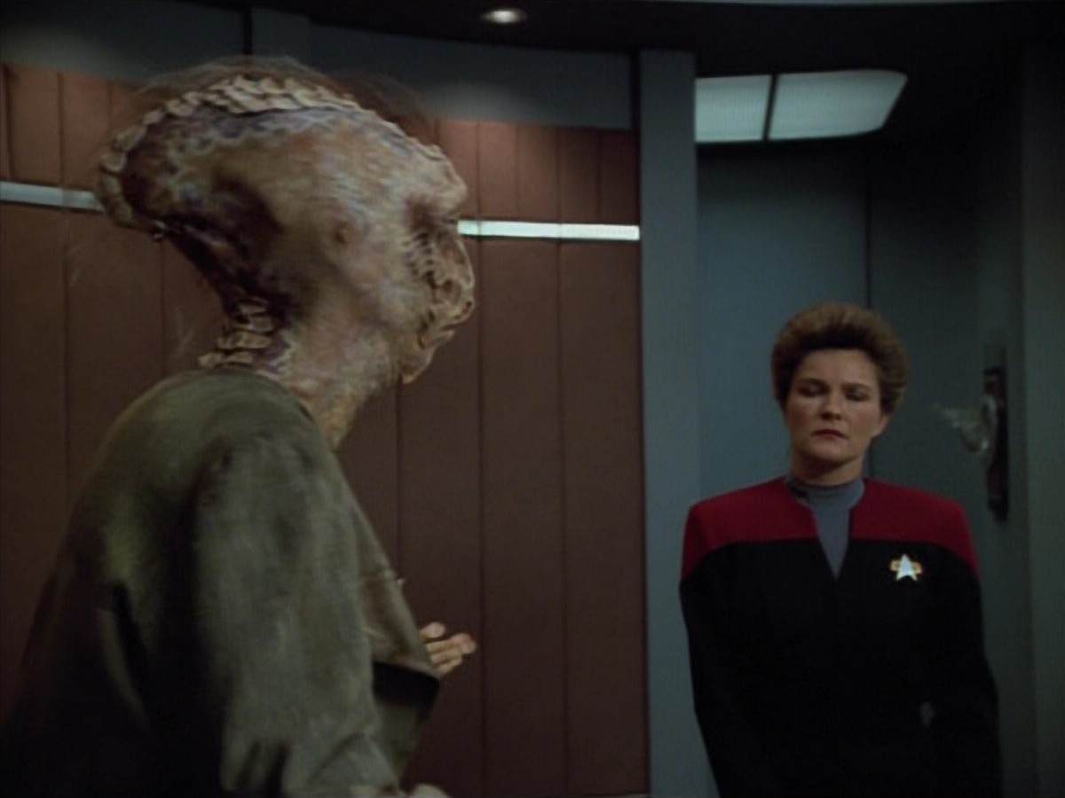 extant_StarTrekVoyager_4x03-DayOfHonor_1966.jpg