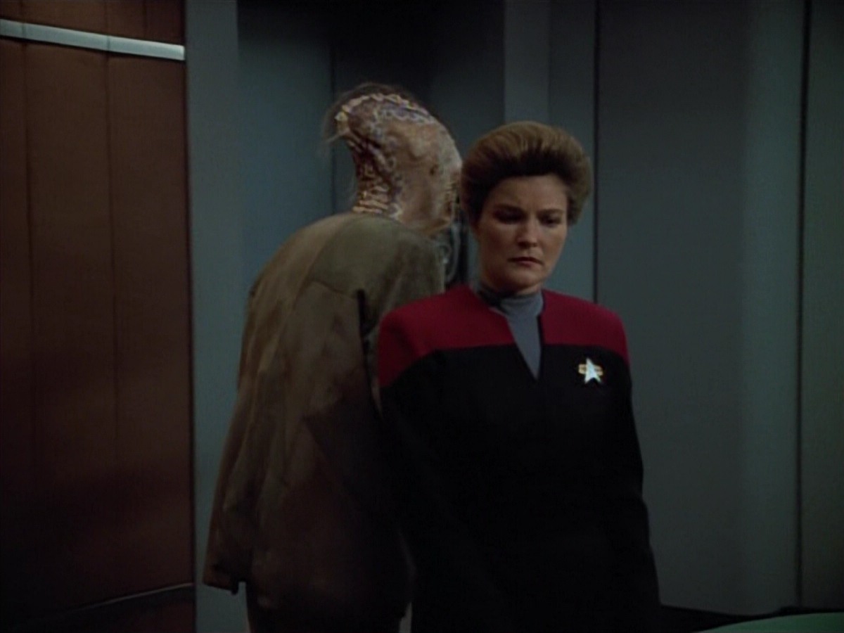 extant_StarTrekVoyager_4x03-DayOfHonor_1972.jpg