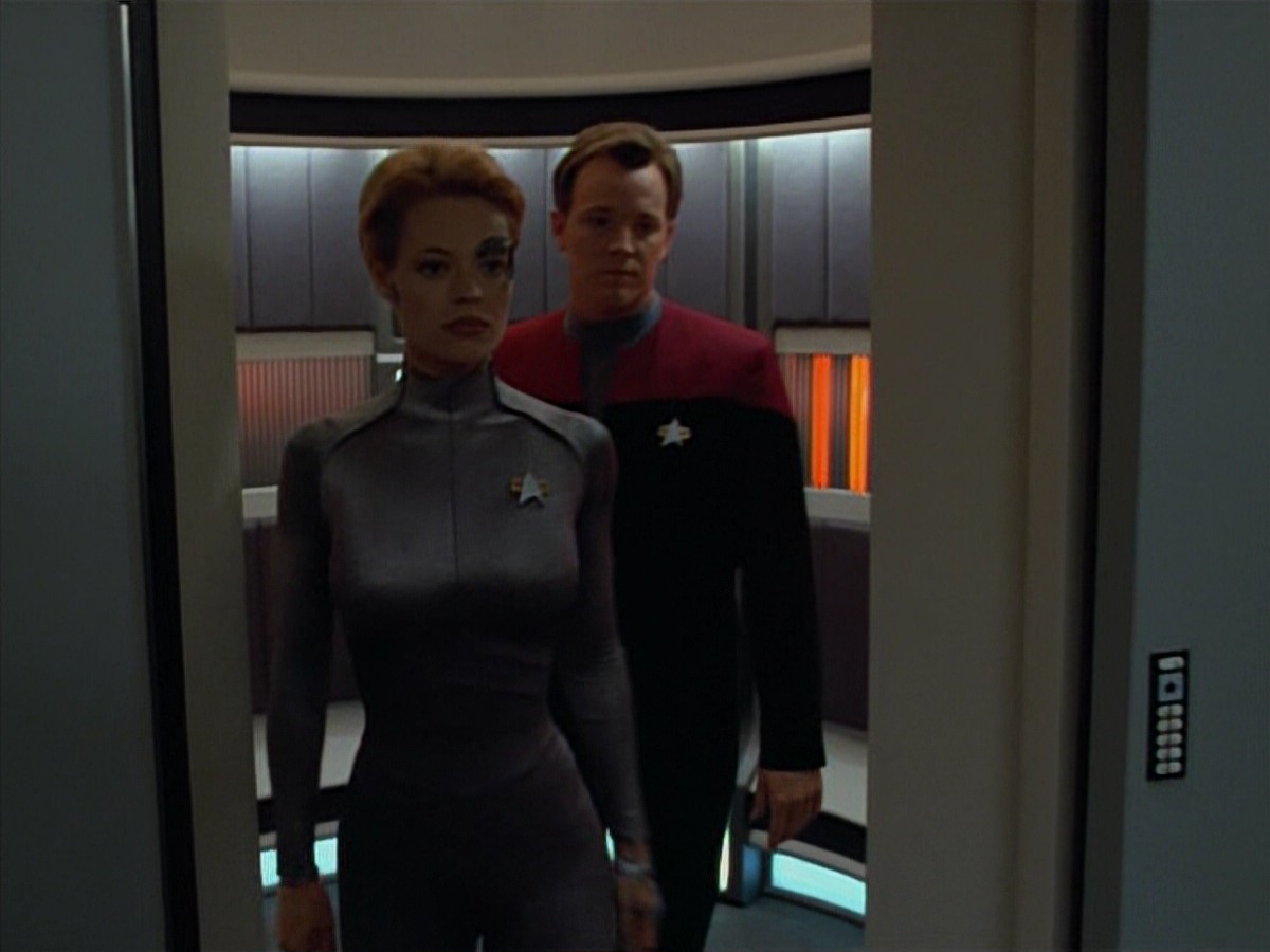 extant_StarTrekVoyager_4x03-DayOfHonor_2110.jpg
