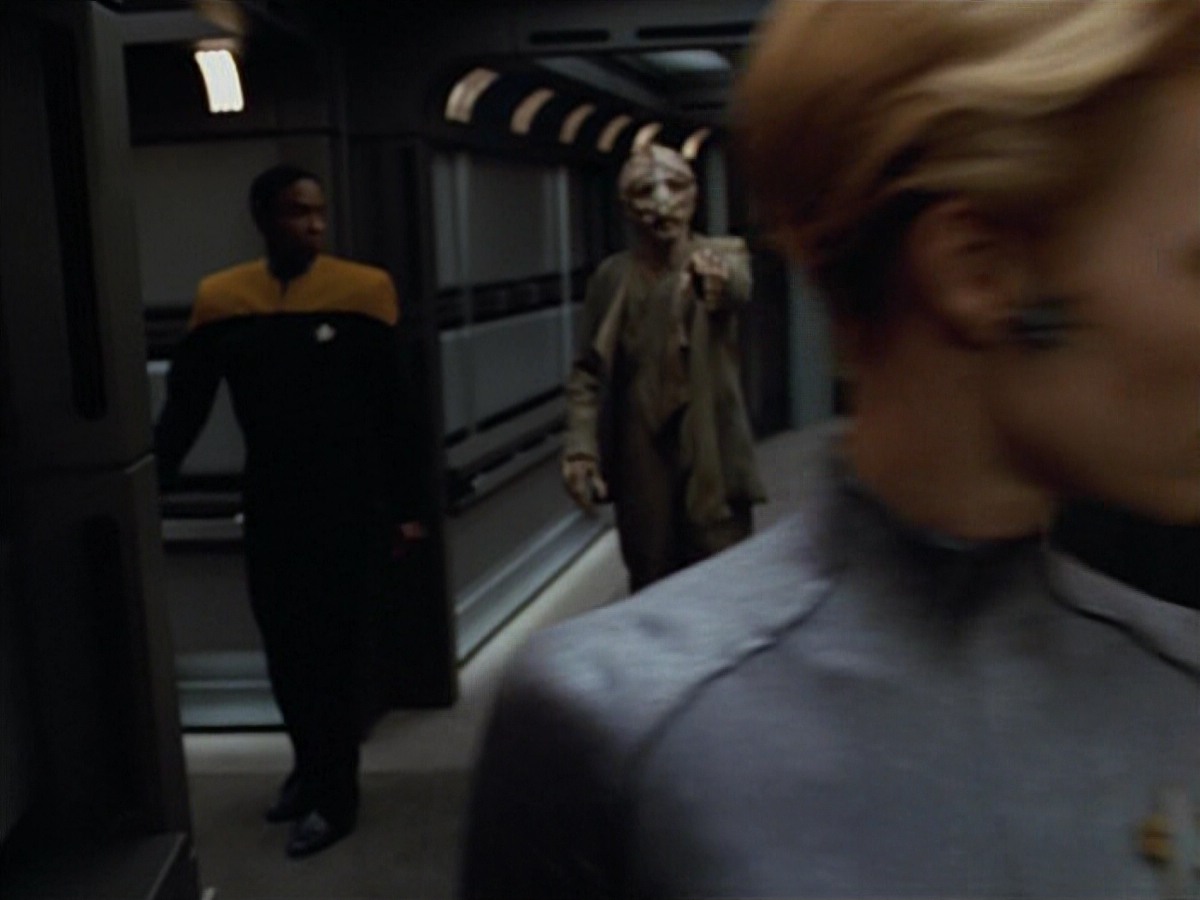 extant_StarTrekVoyager_4x03-DayOfHonor_2133.jpg