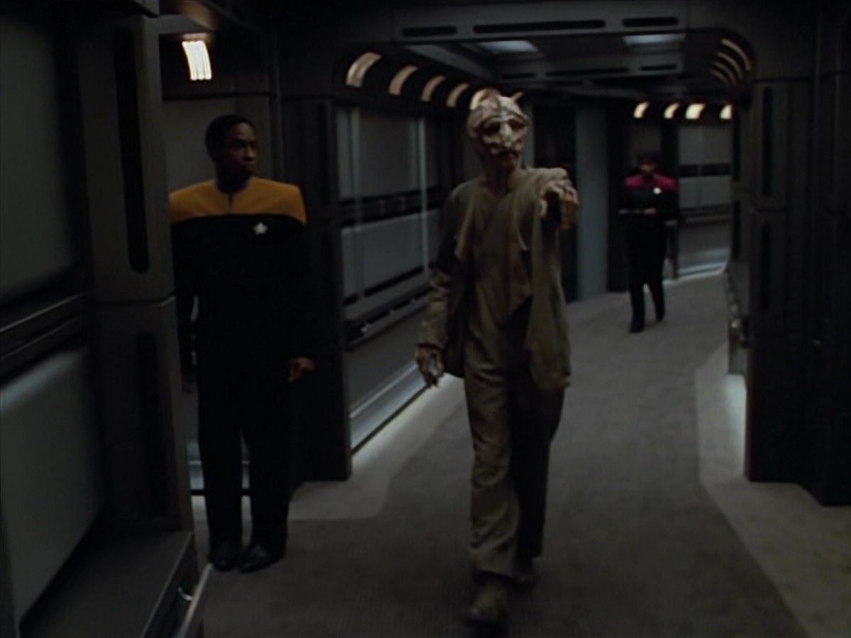extant_StarTrekVoyager_4x03-DayOfHonor_2134.jpg