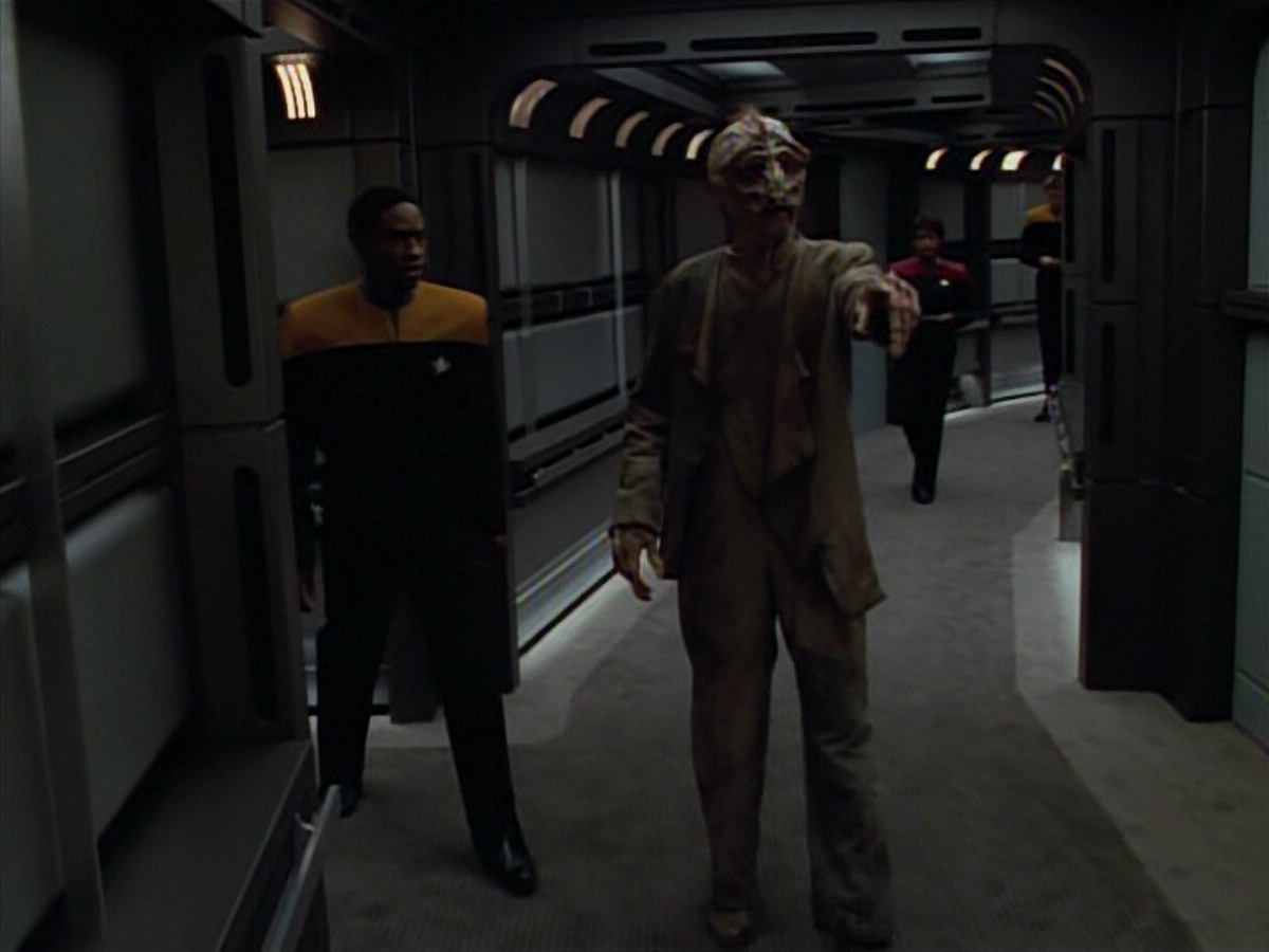 extant_StarTrekVoyager_4x03-DayOfHonor_2135.jpg
