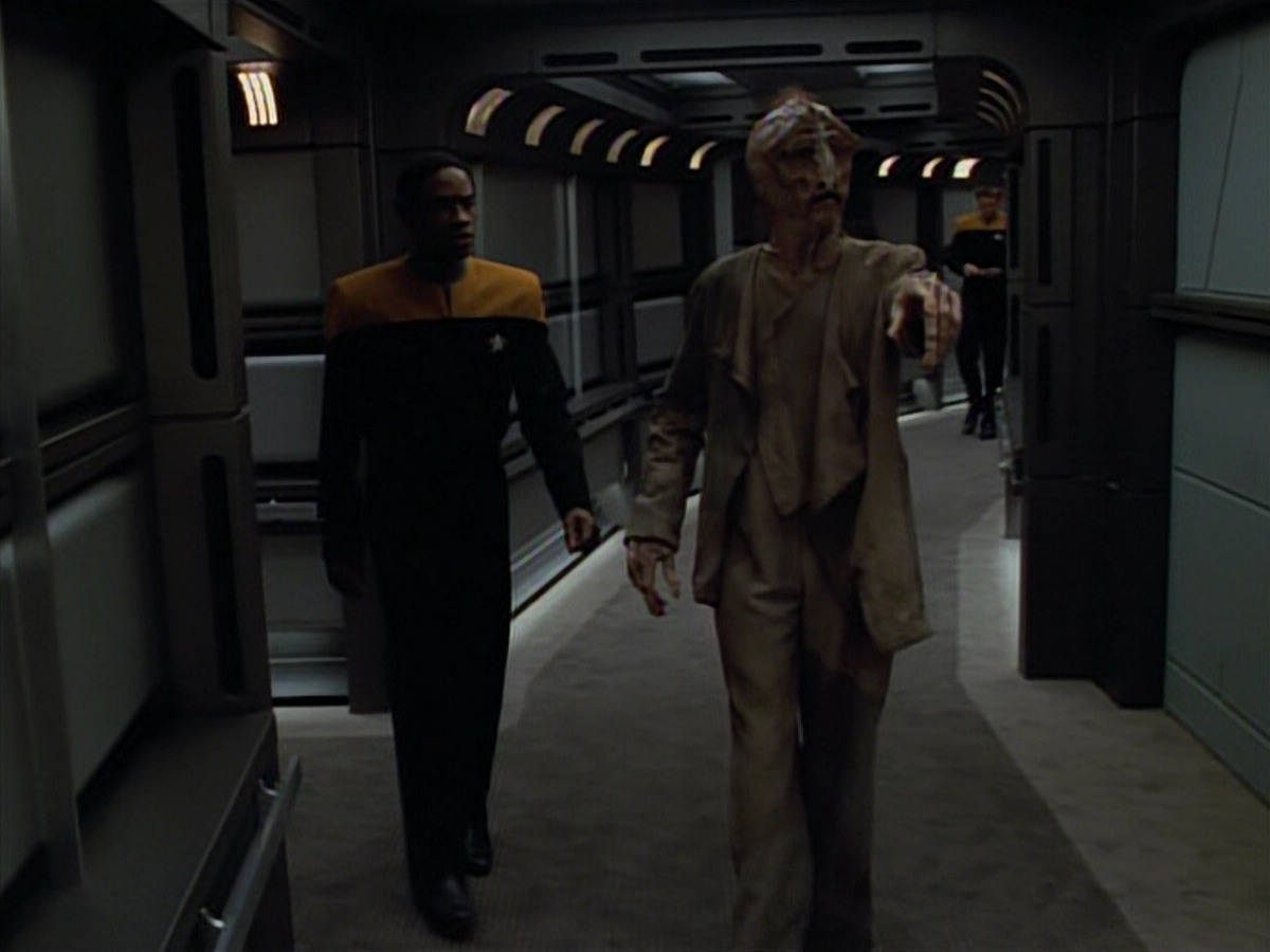 extant_StarTrekVoyager_4x03-DayOfHonor_2136.jpg