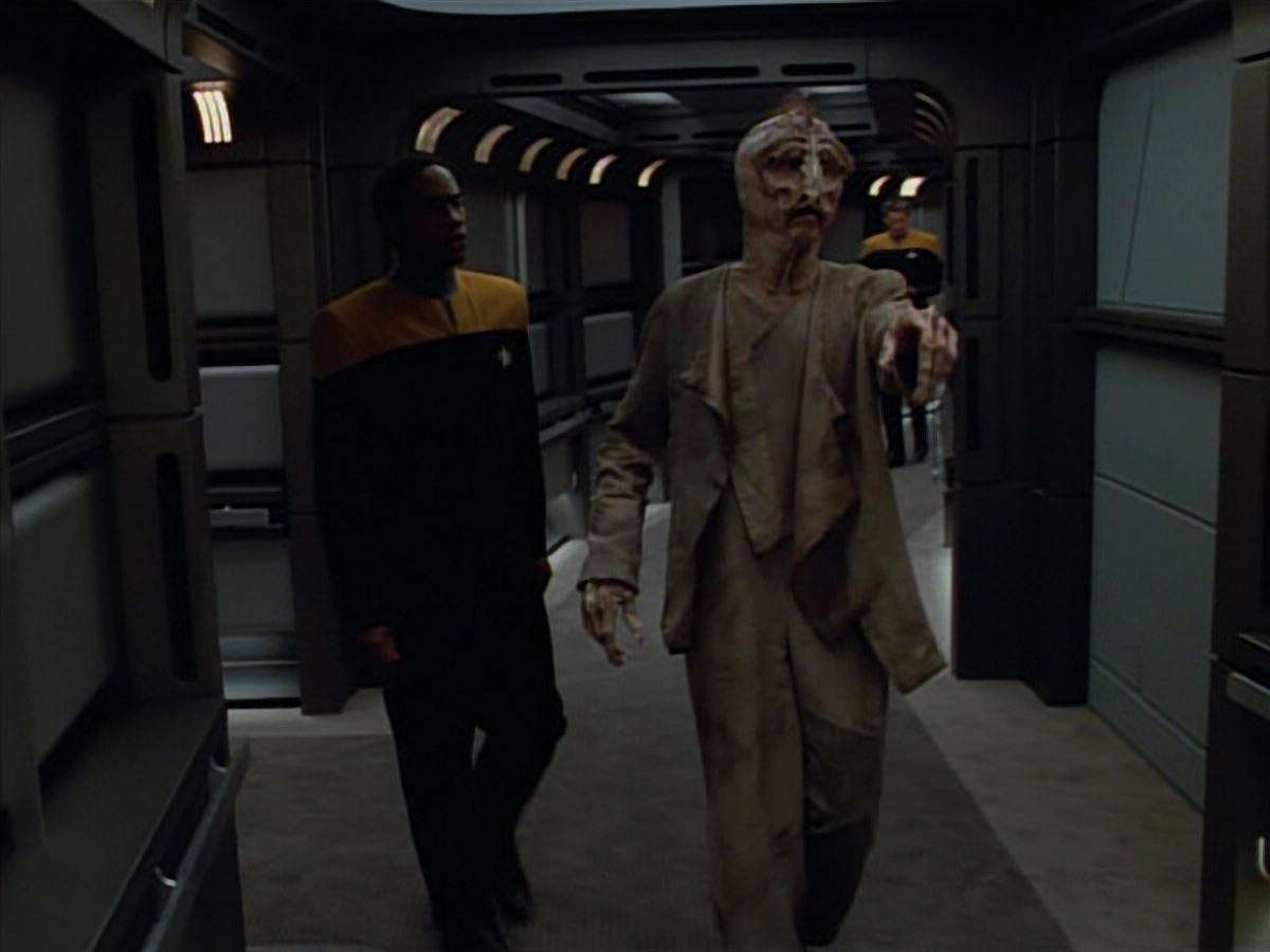 extant_StarTrekVoyager_4x03-DayOfHonor_2137.jpg