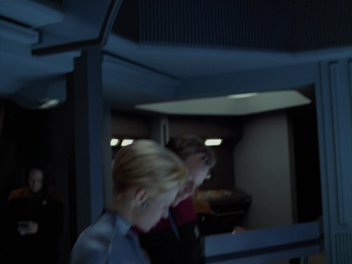 extant_StarTrekVoyager_4x03-DayOfHonor_2269.jpg