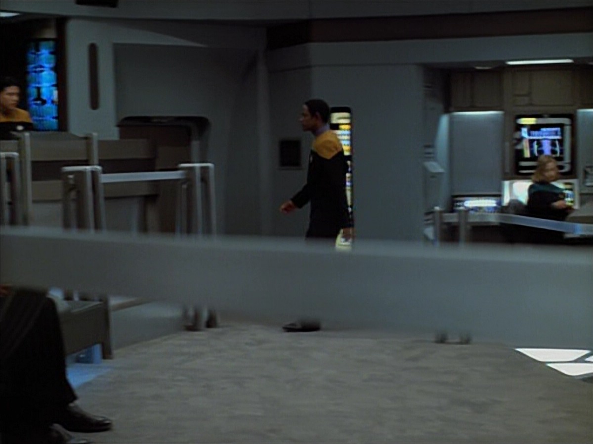 extant_StarTrekVoyager_4x03-DayOfHonor_2296.jpg