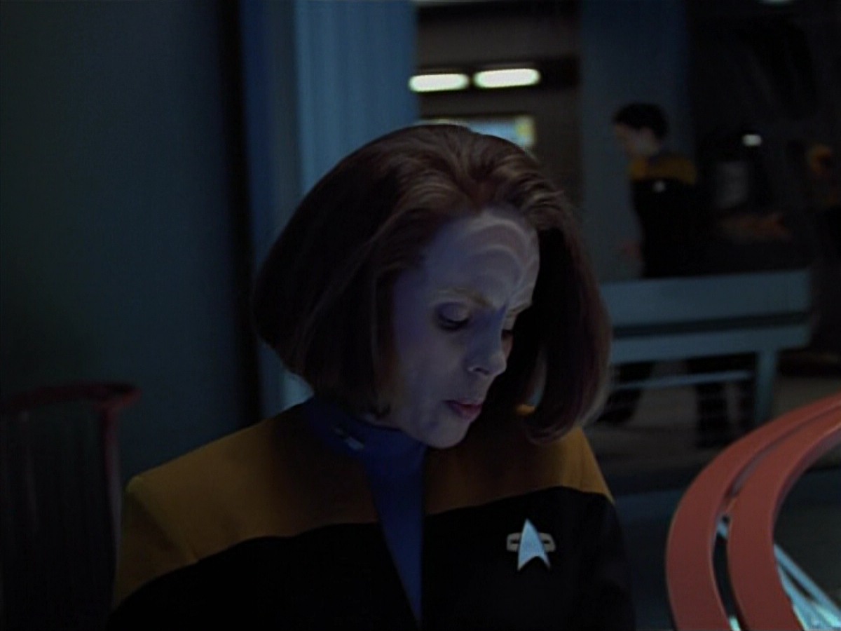 extant_StarTrekVoyager_4x03-DayOfHonor_2305.jpg