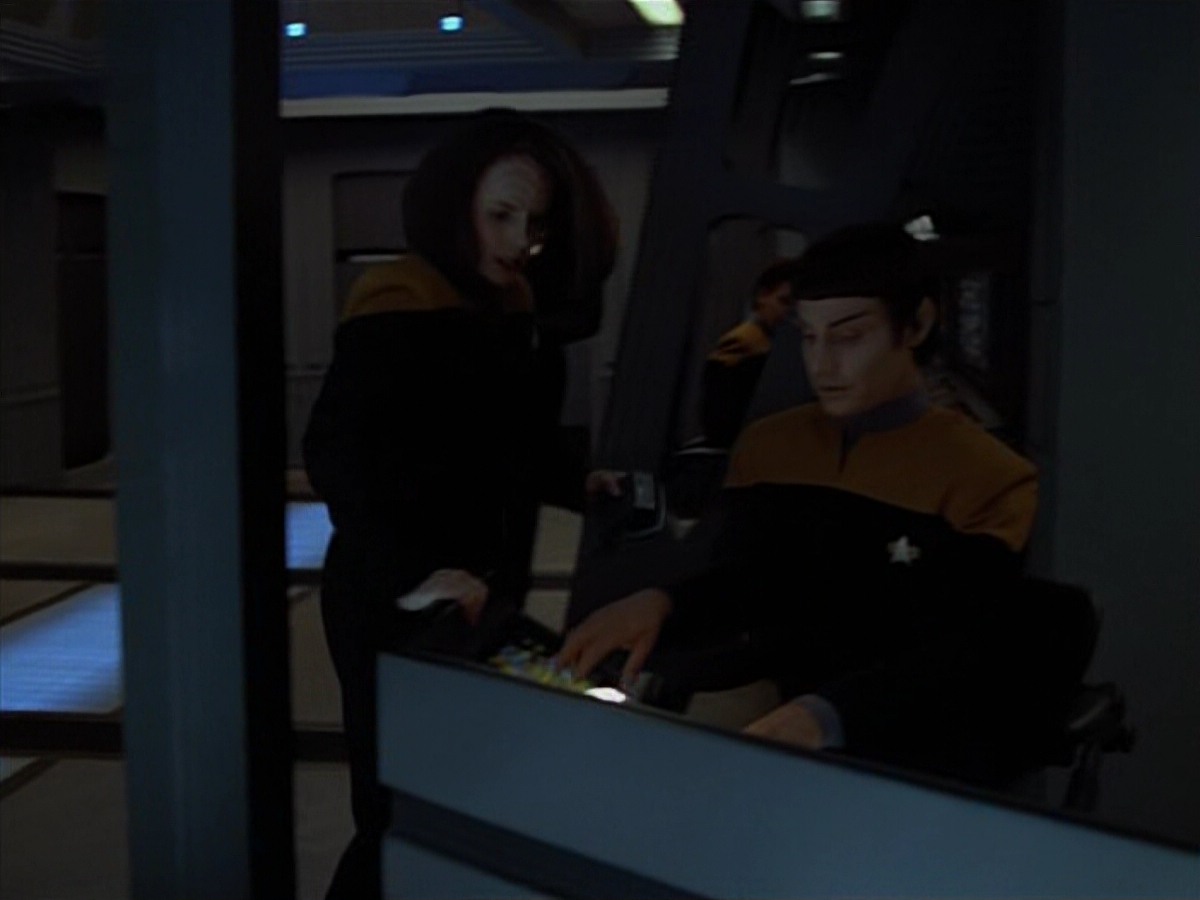 extant_StarTrekVoyager_4x03-DayOfHonor_2363.jpg