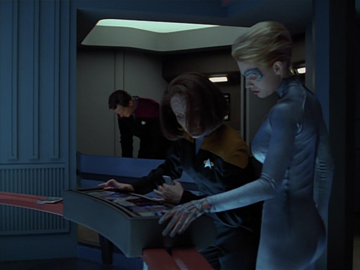 extant_StarTrekVoyager_4x03-DayOfHonor_2404.jpg
