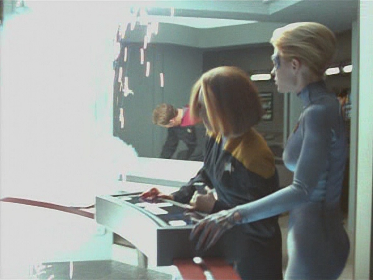 extant_StarTrekVoyager_4x03-DayOfHonor_2416.jpg