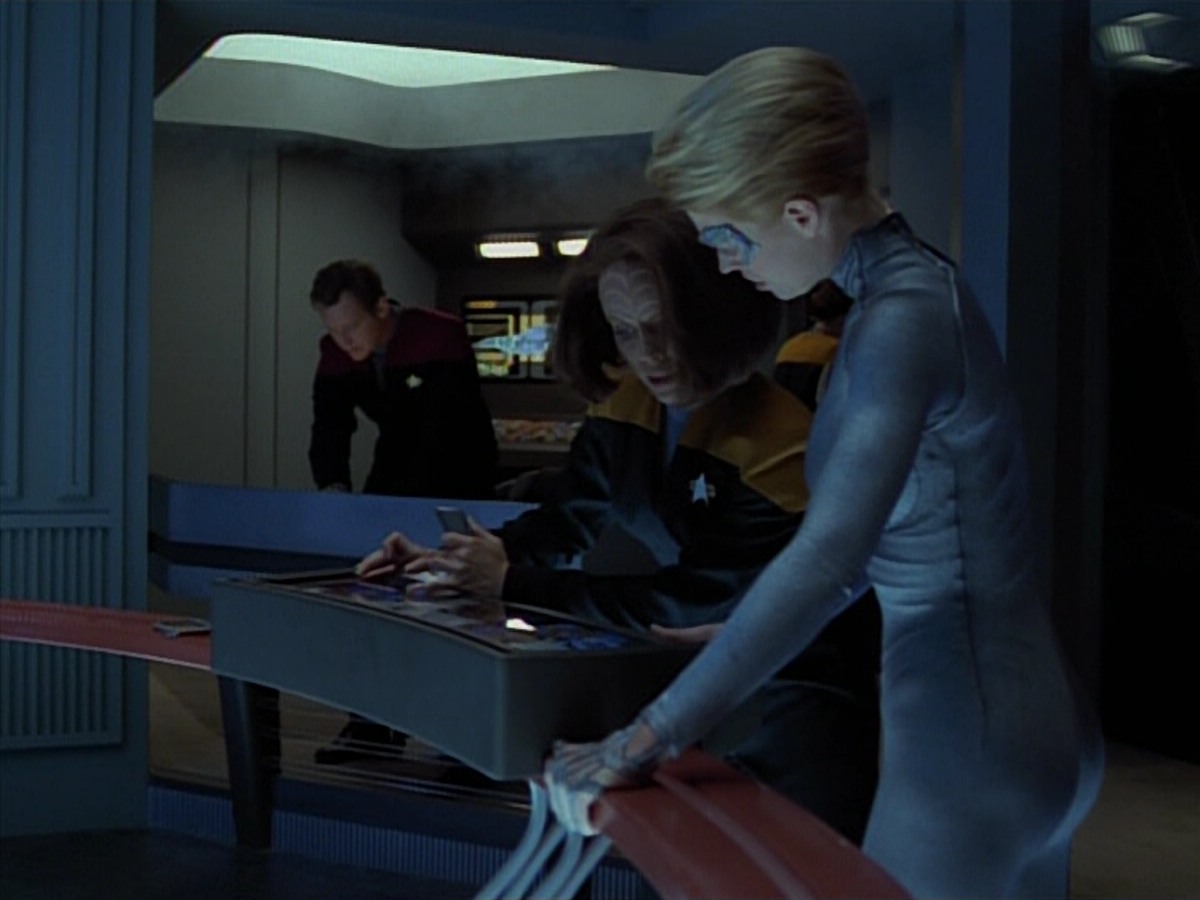 extant_StarTrekVoyager_4x03-DayOfHonor_2437.jpg