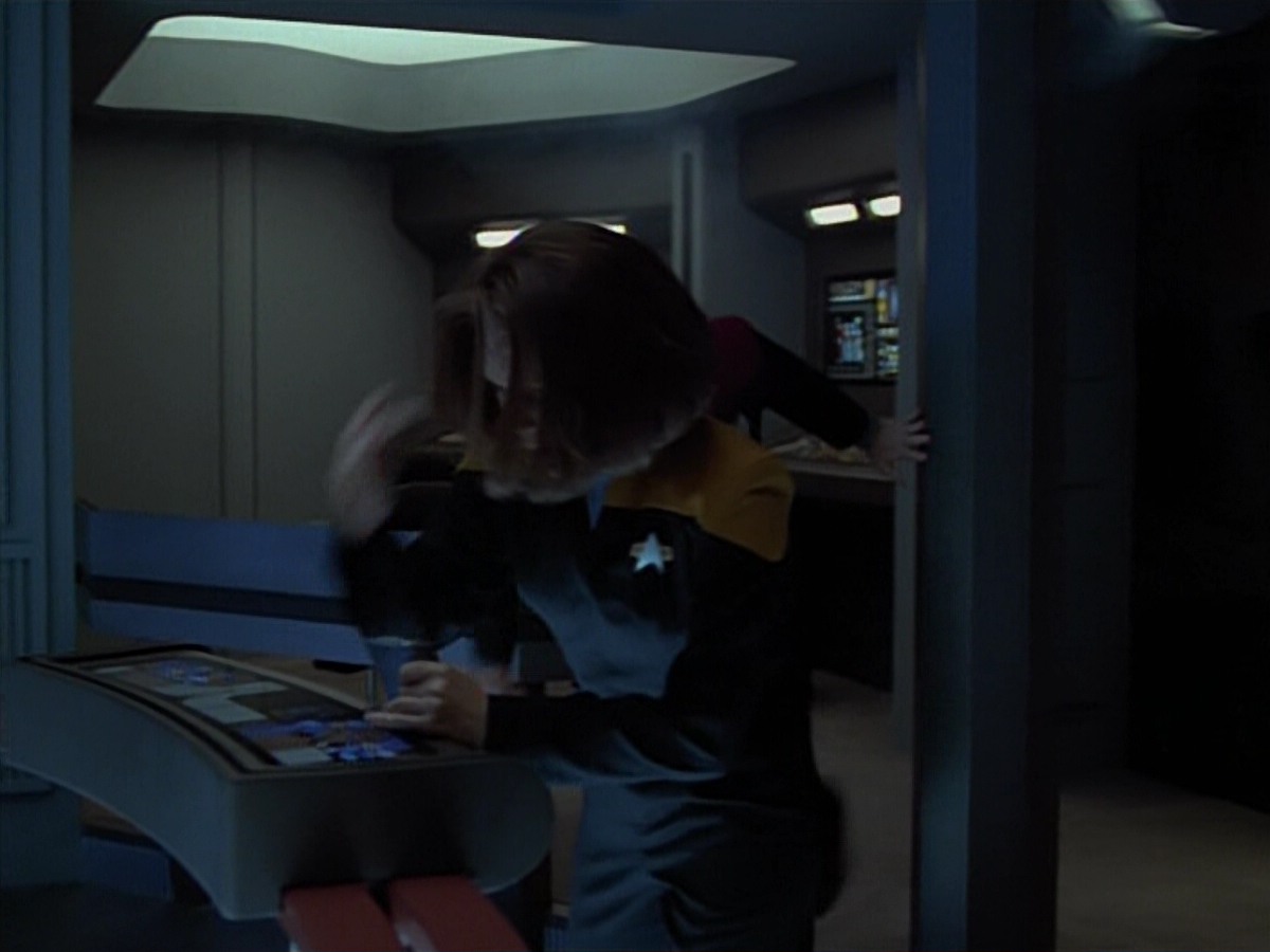 extant_StarTrekVoyager_4x03-DayOfHonor_2461.jpg