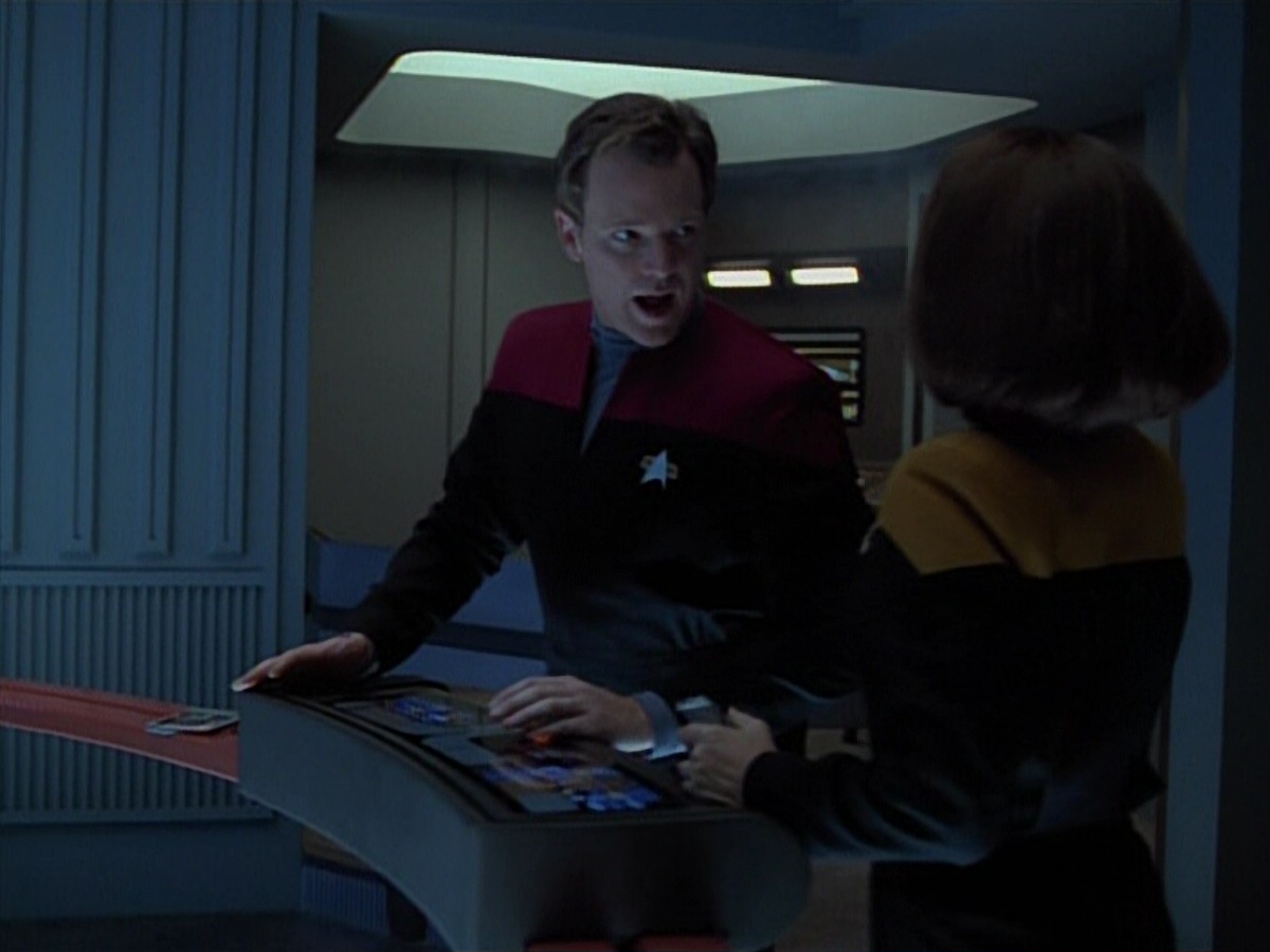 extant_StarTrekVoyager_4x03-DayOfHonor_2464.jpg