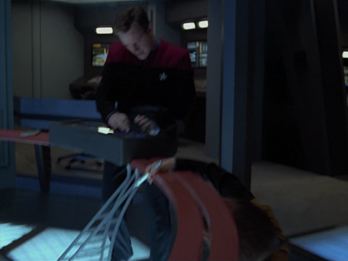extant_StarTrekVoyager_4x03-DayOfHonor_2471.jpg