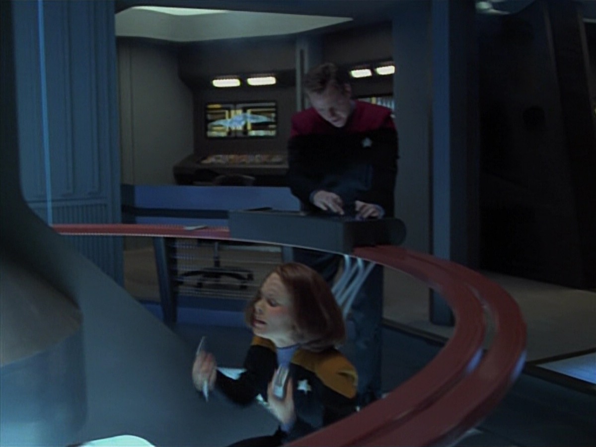 extant_StarTrekVoyager_4x03-DayOfHonor_2473.jpg