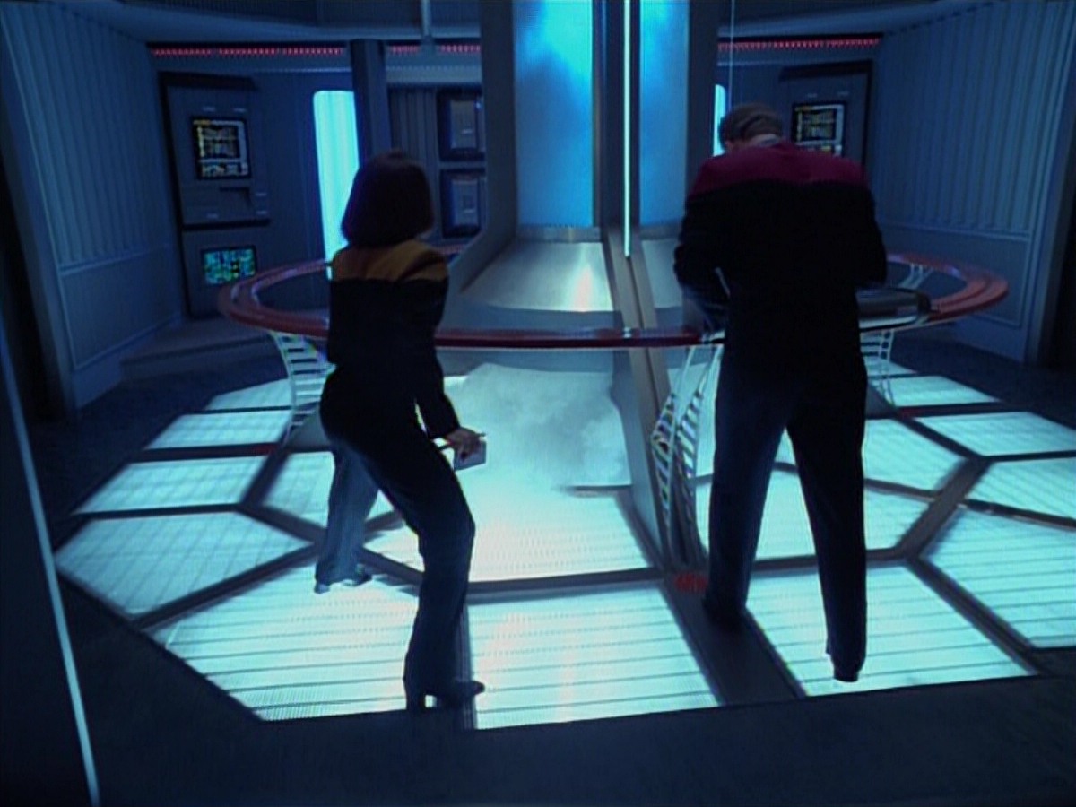 extant_StarTrekVoyager_4x03-DayOfHonor_2508.jpg
