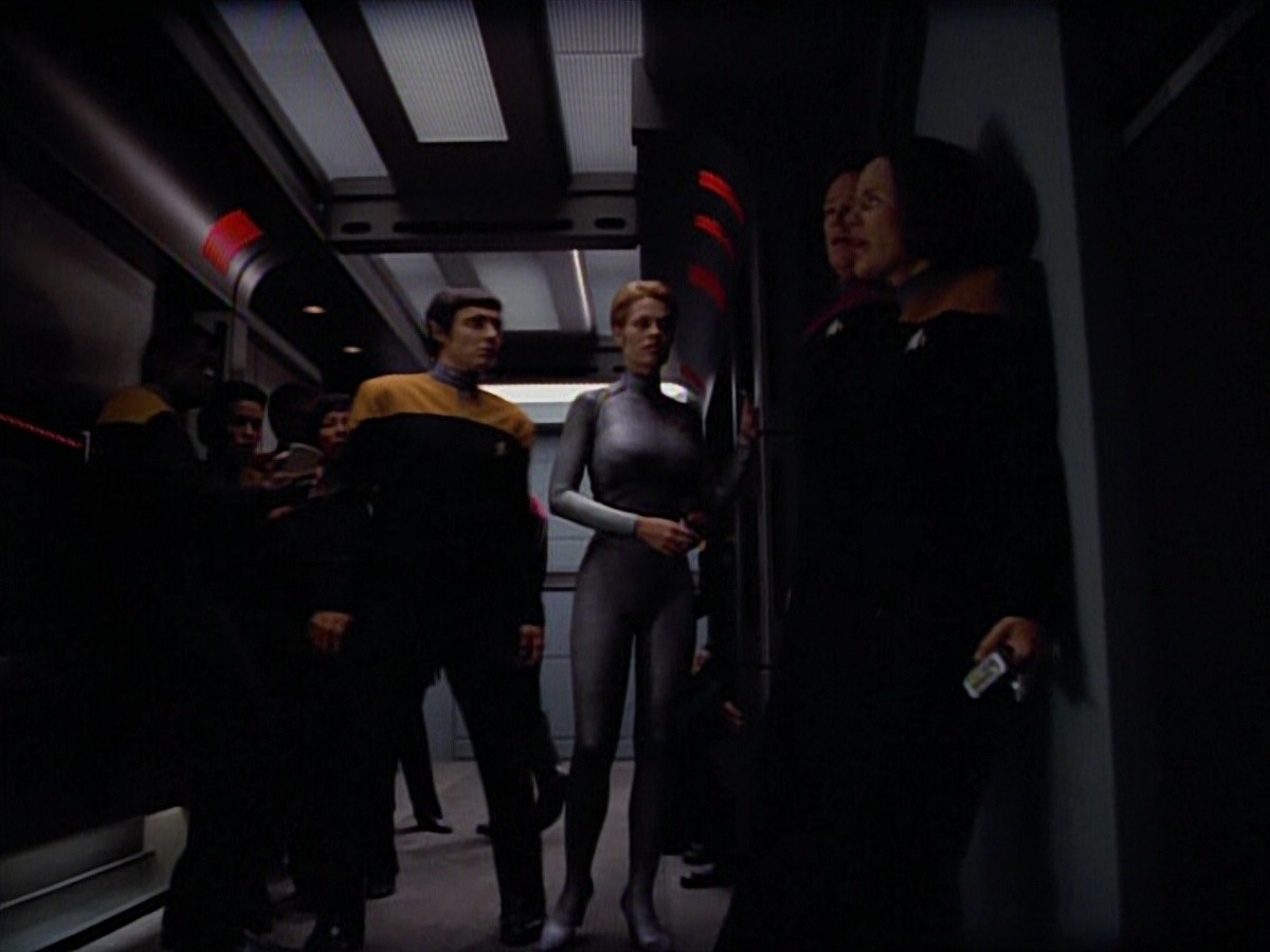 extant_StarTrekVoyager_4x03-DayOfHonor_2523.jpg