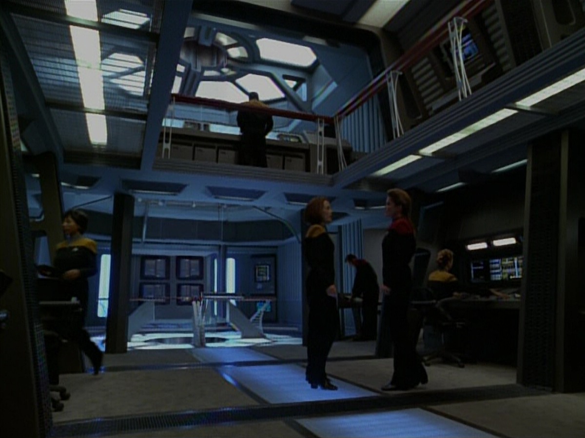 extant_StarTrekVoyager_4x03-DayOfHonor_2589.jpg