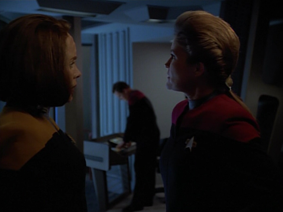 extant_StarTrekVoyager_4x03-DayOfHonor_2611.jpg