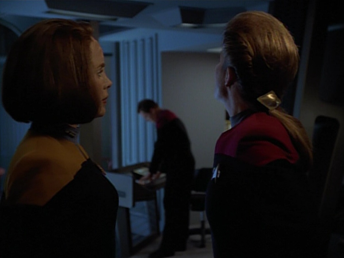 extant_StarTrekVoyager_4x03-DayOfHonor_2612.jpg