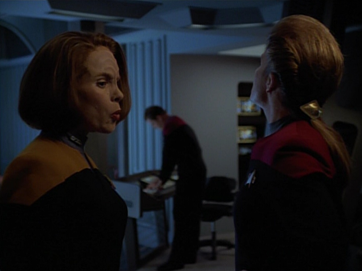 extant_StarTrekVoyager_4x03-DayOfHonor_2614.jpg