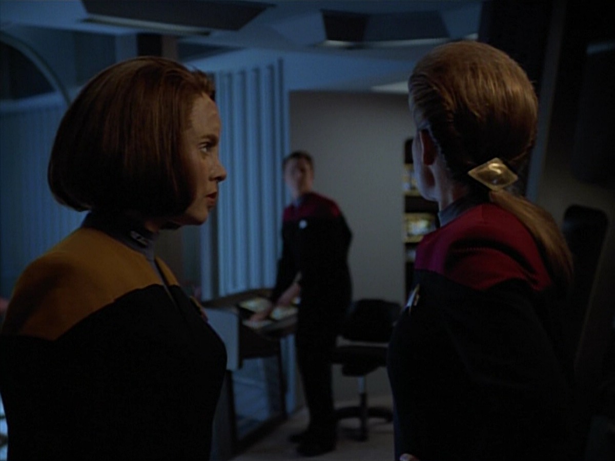 extant_StarTrekVoyager_4x03-DayOfHonor_2637.jpg
