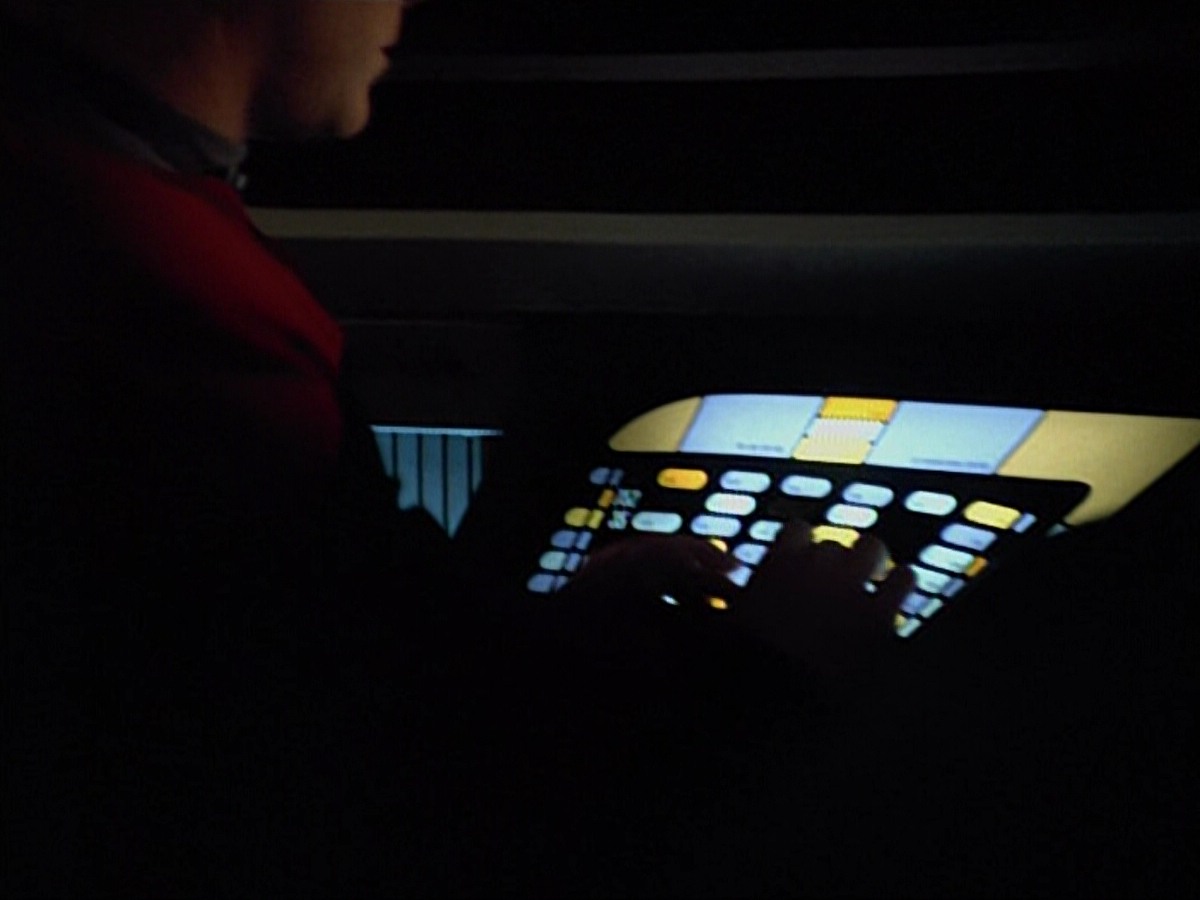 extant_StarTrekVoyager_4x03-DayOfHonor_2684.jpg