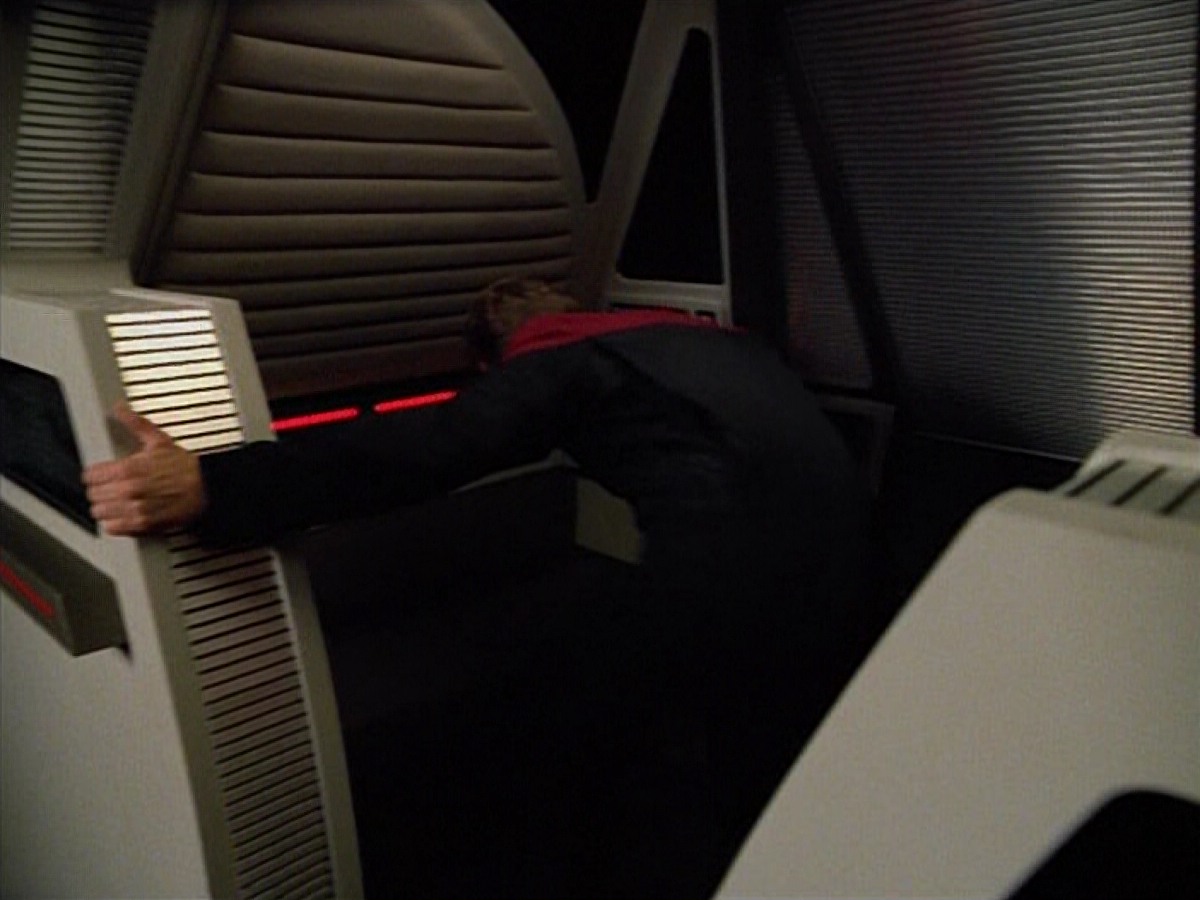 extant_StarTrekVoyager_4x03-DayOfHonor_2938.jpg