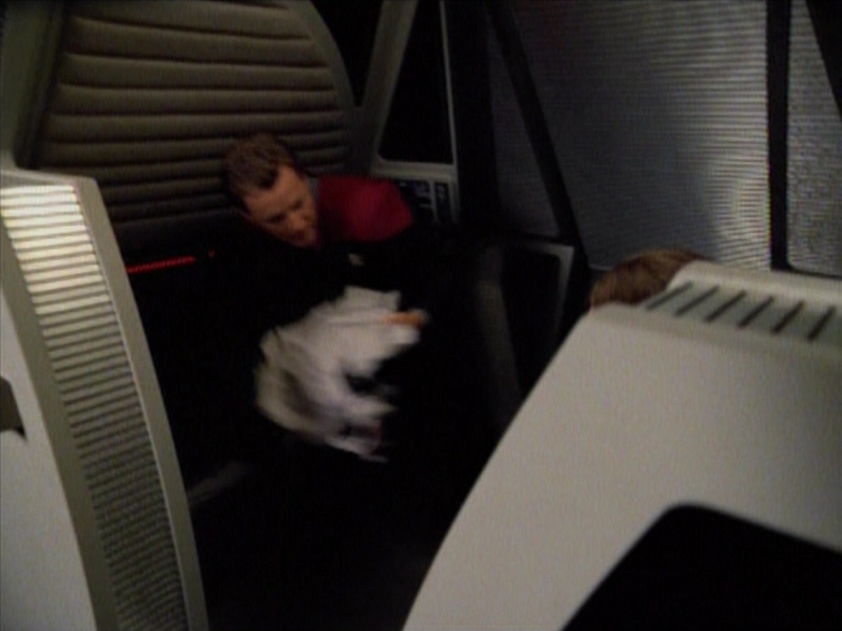 extant_StarTrekVoyager_4x03-DayOfHonor_2947.jpg
