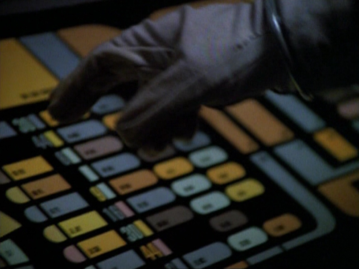 extant_StarTrekVoyager_4x03-DayOfHonor_2980.jpg