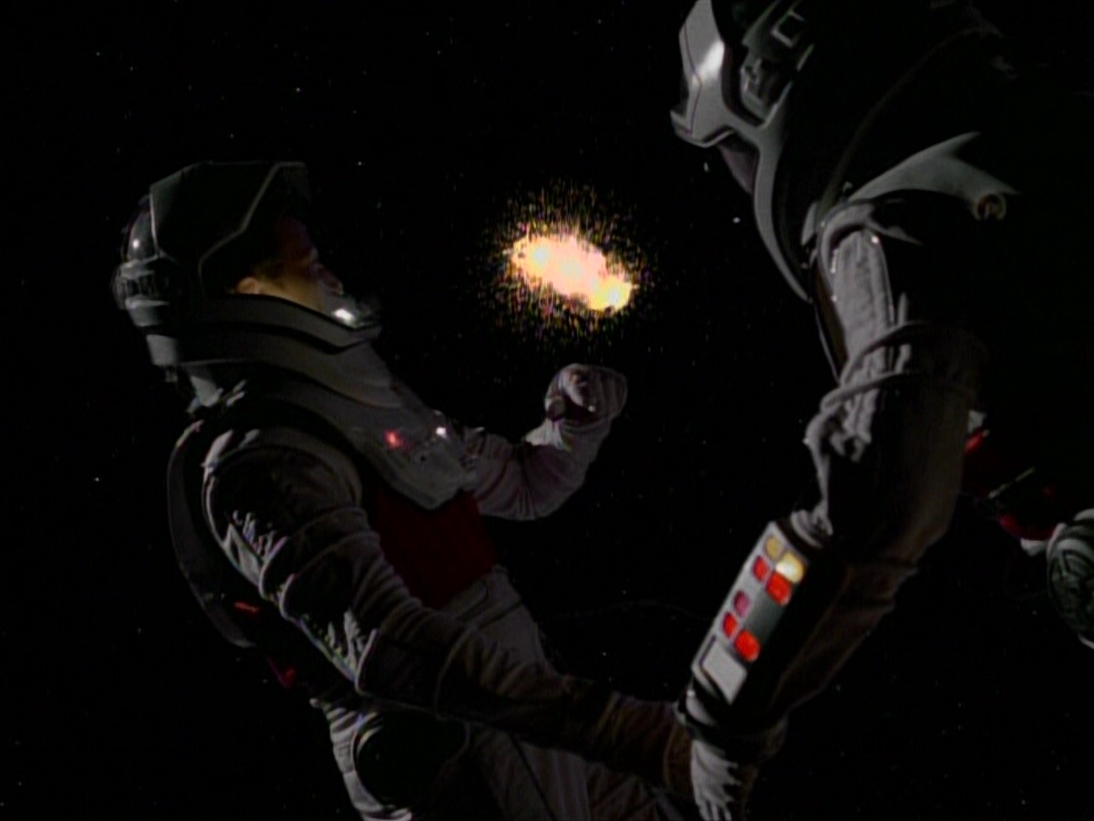 extant_StarTrekVoyager_4x03-DayOfHonor_3010.jpg