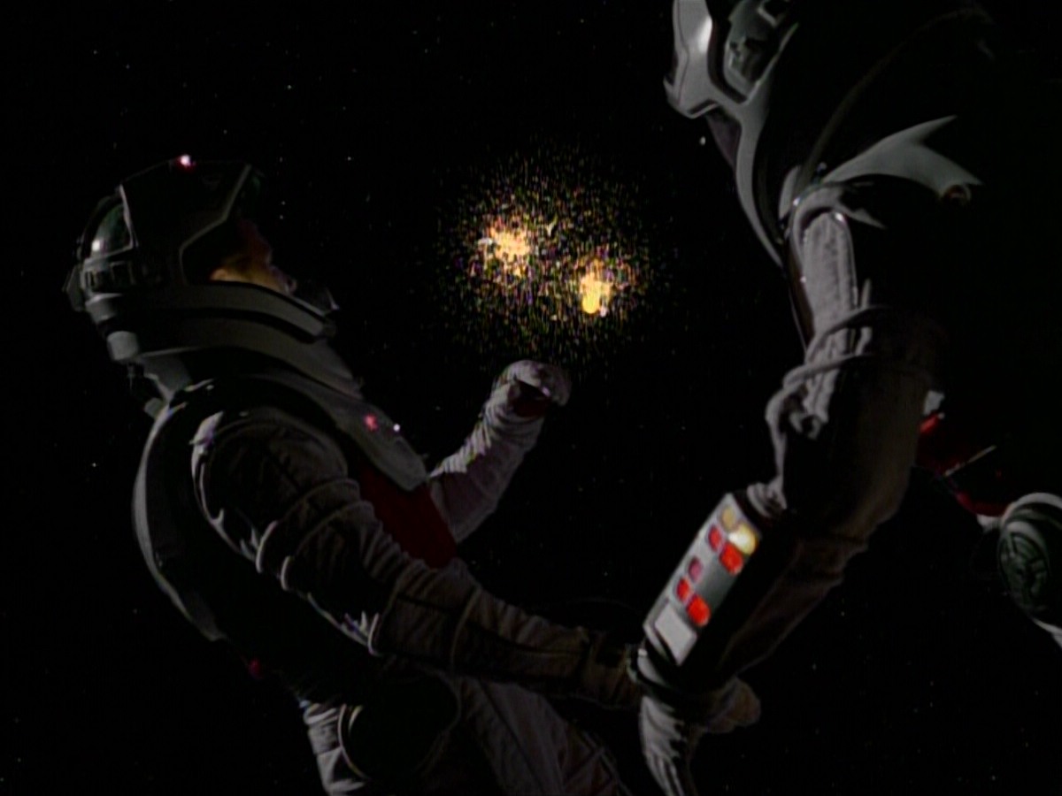 extant_StarTrekVoyager_4x03-DayOfHonor_3011.jpg