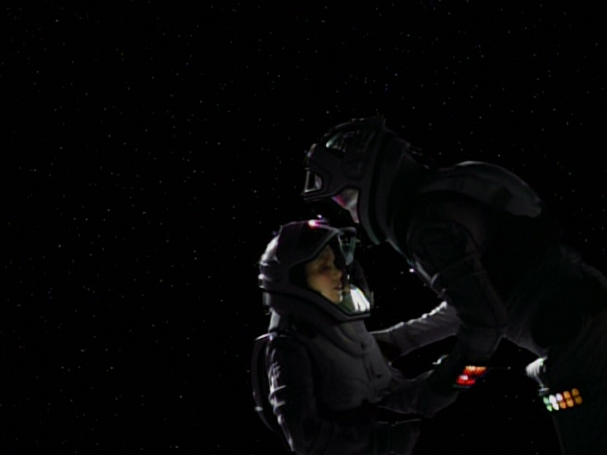 extant_StarTrekVoyager_4x03-DayOfHonor_3158.jpg