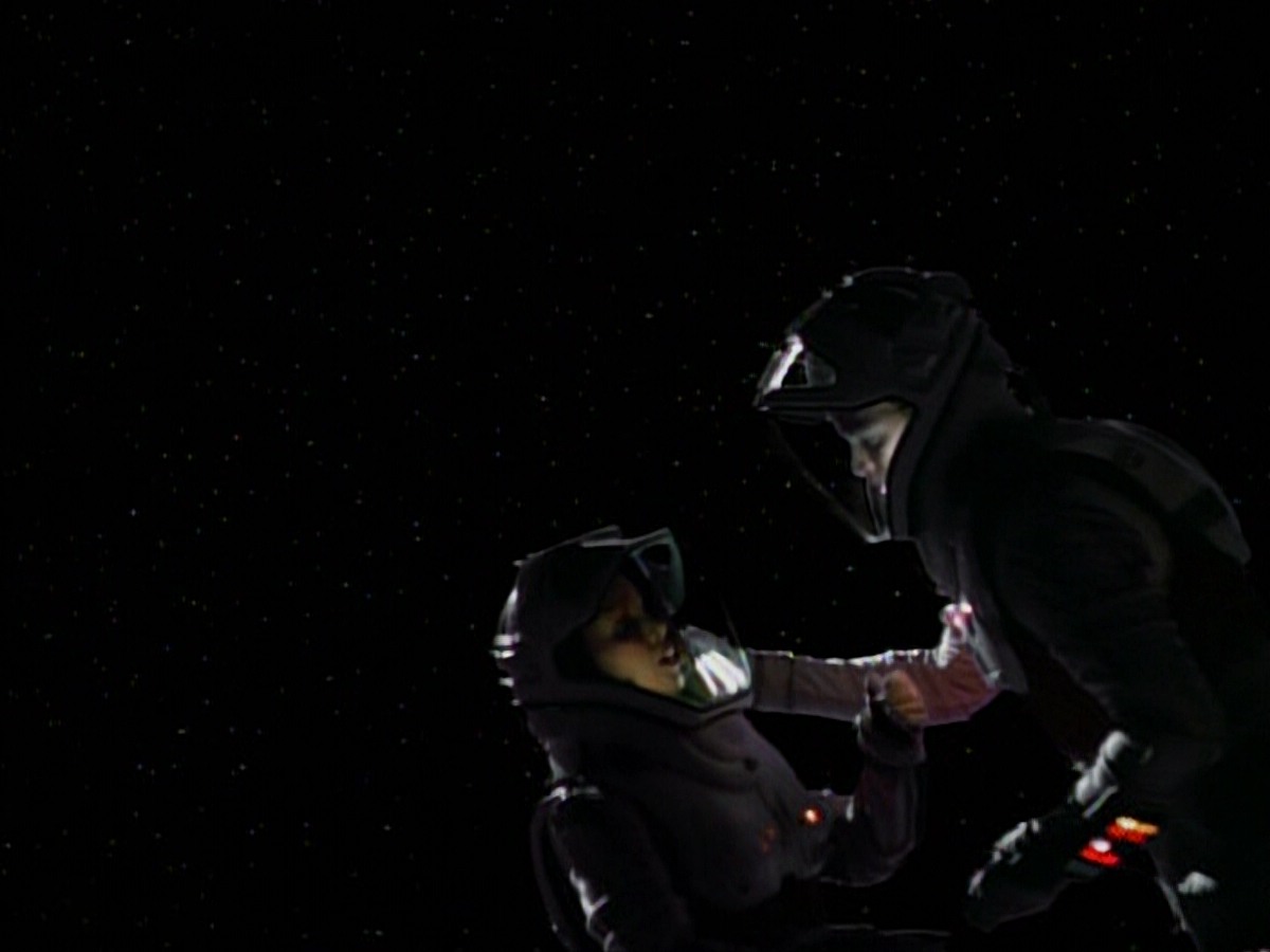extant_StarTrekVoyager_4x03-DayOfHonor_3161.jpg