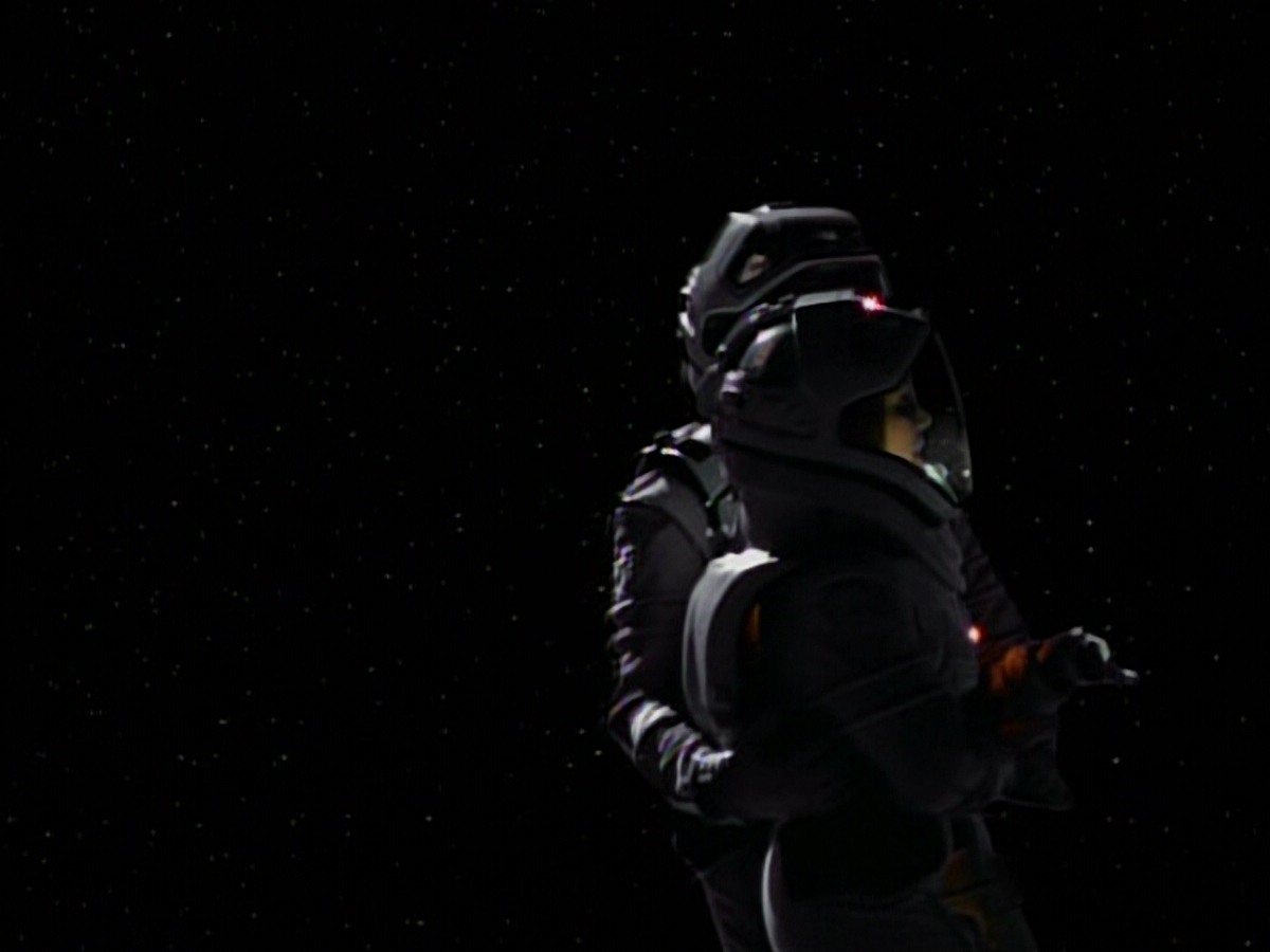 extant_StarTrekVoyager_4x03-DayOfHonor_3176.jpg