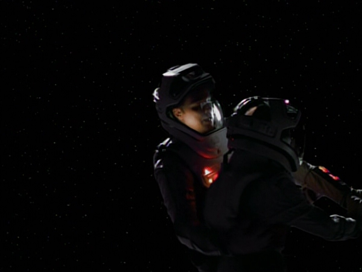 extant_StarTrekVoyager_4x03-DayOfHonor_3182.jpg